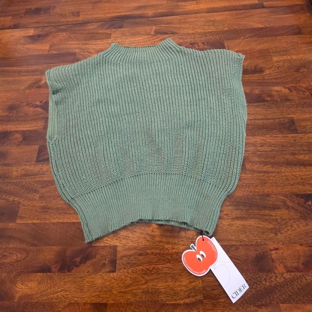 Cider green knit top stretchy polyester new with tag **read Description **sku 92
